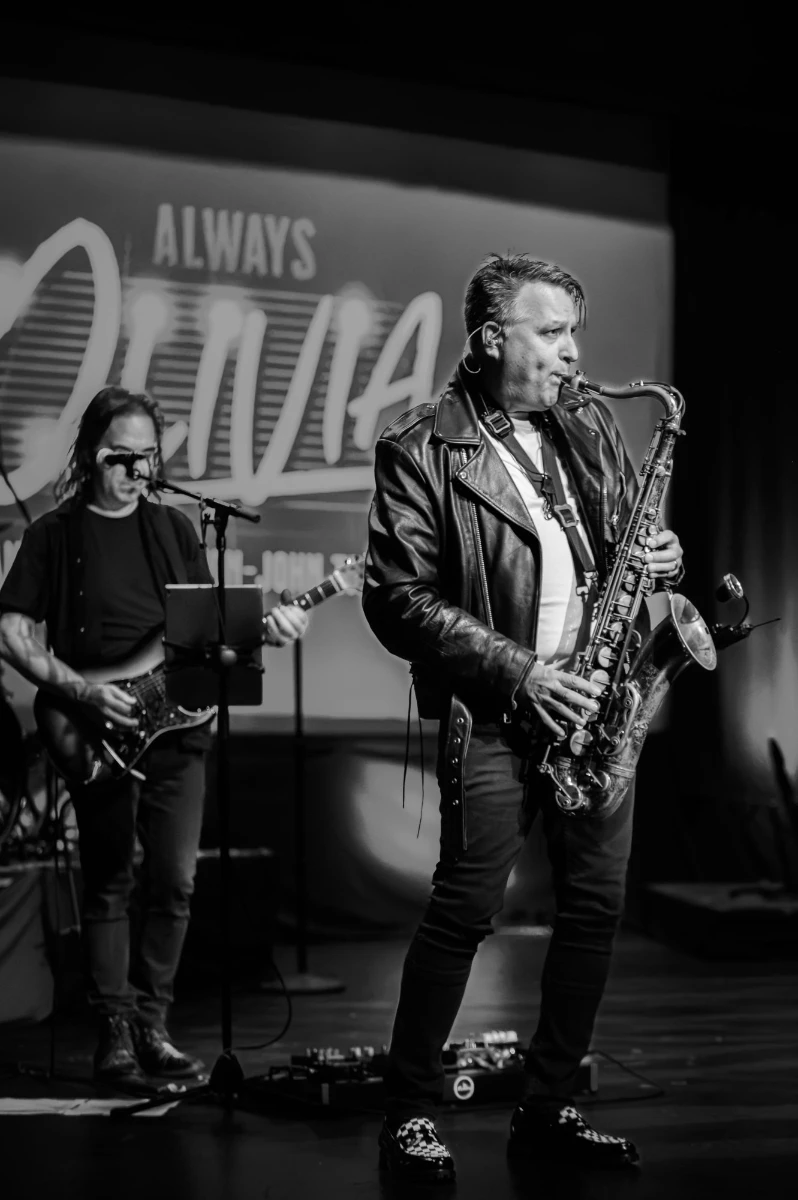 Always Olivia live performance photo 10