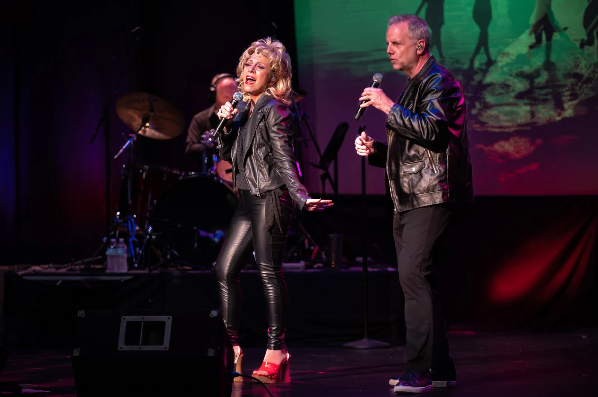 Always Olivia live performance photo 12
